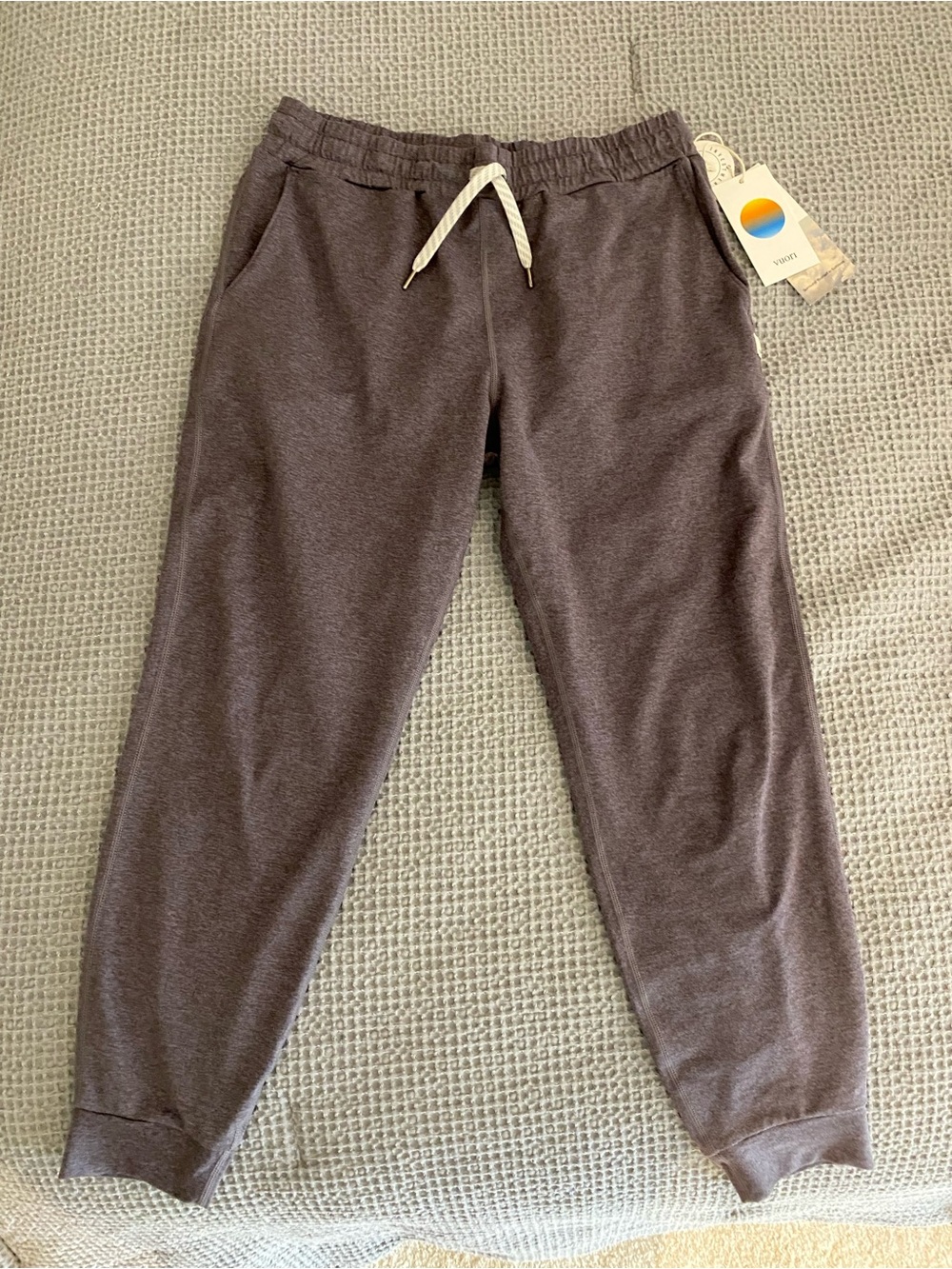 Vuori Performance Women's Joggers in Amethyst Purple Heather
